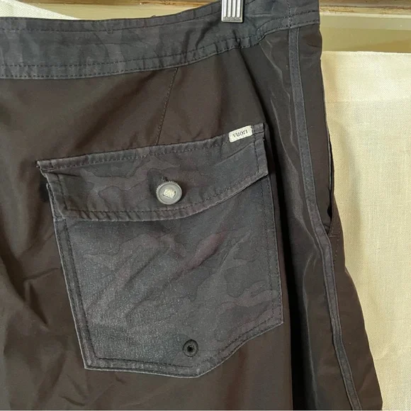 Vuori Cruise Boardshort - Size 36 - Picture 4 of 10